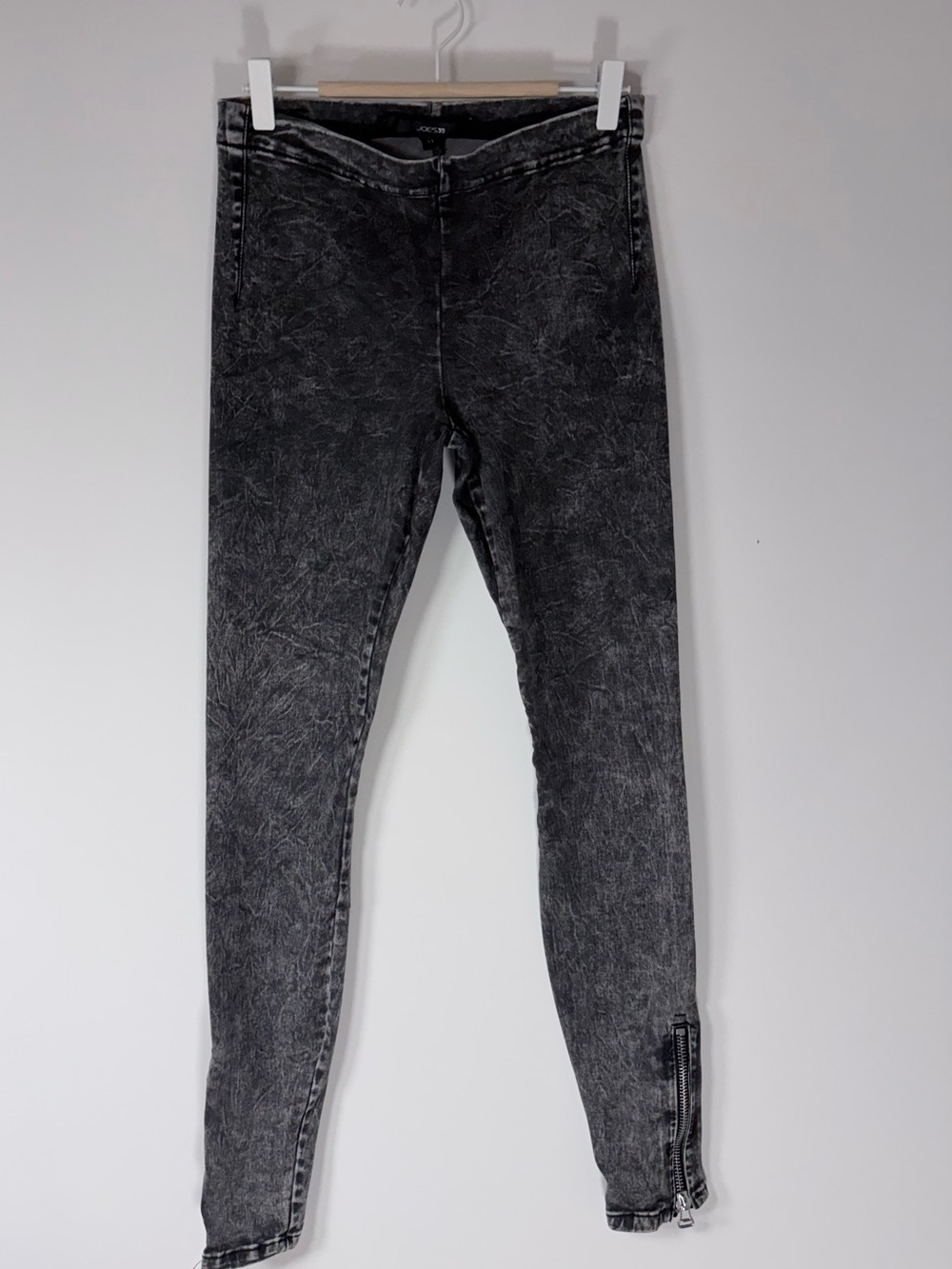 #4 Joe's Women's 'The Legging'- Medium